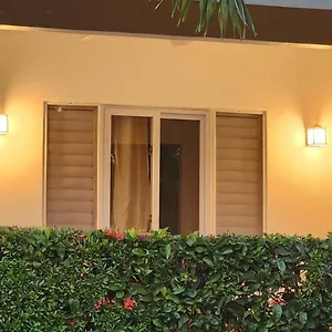 Palms Escape - 3 Bedroom Vacation Holiday home